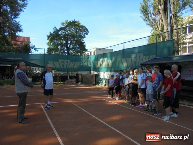 Zdjęcie w galerii na portalu naszraciborz.pl: Puchar międzynarodowego turnieju tenisowego pojechał do Pilszcza  wiadomości z regionu