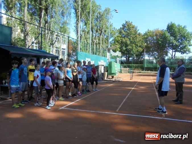 Zdjęcie w galerii na portalu naszraciborz.pl: Puchar międzynarodowego turnieju tenisowego pojechał do Pilszcza  wiadomości z regionu