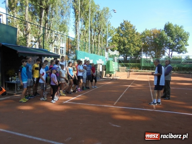Zdjęcie w galerii na portalu naszraciborz.pl: Puchar międzynarodowego turnieju tenisowego pojechał do Pilszcza  wiadomości z regionu