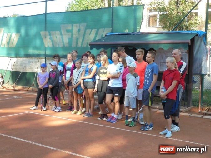 Zdjęcie w galerii na portalu naszraciborz.pl: Puchar międzynarodowego turnieju tenisowego pojechał do Pilszcza  wiadomości z regionu