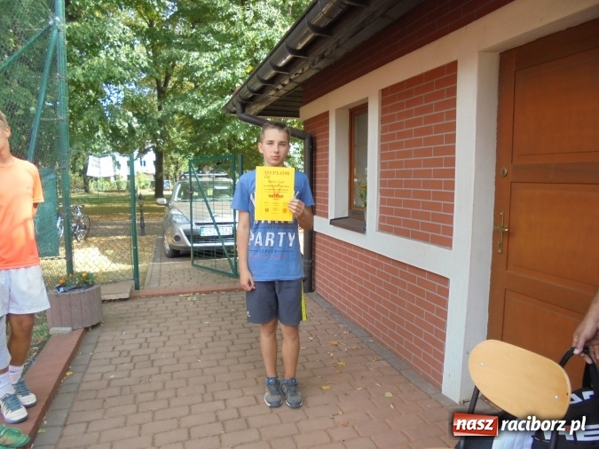 Zdjęcie w galerii na portalu naszraciborz.pl: Puchar międzynarodowego turnieju tenisowego pojechał do Pilszcza  wiadomości z regionu