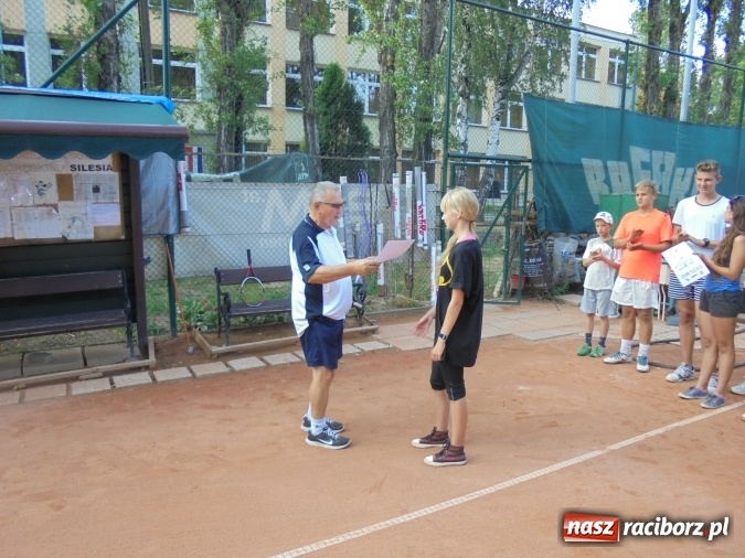 Zdjęcie w galerii na portalu naszraciborz.pl: Puchar międzynarodowego turnieju tenisowego pojechał do Pilszcza  wiadomości z regionu