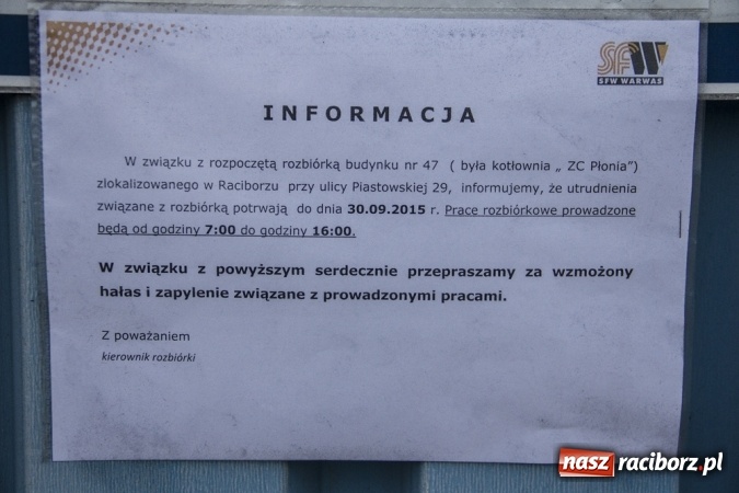 Zdjęcie w galerii na portalu naszraciborz.pl: Rozbiórka starej ciepłowni na Płoni. Ludzie na Fabrycznej toną w pyle i są wściekli wiadomości z regionu