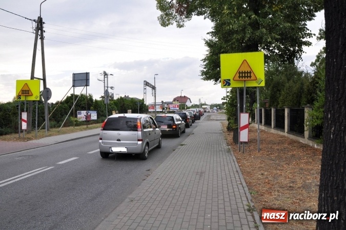 Zdjęcie w galerii na portalu naszraciborz.pl: Zepsuty tir zakorkował Markowice wiadomości z regionu