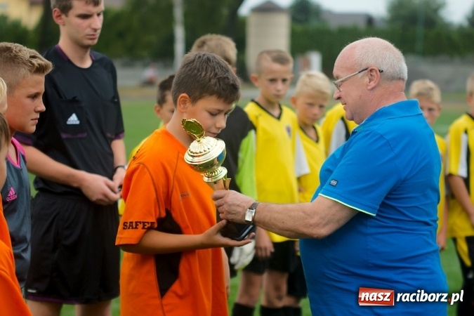 Zdjęcie w galerii na portalu naszraciborz.pl: Młodziki: Skromna wygrana Tworkowa w inauguracji sezonu wiadomości z regionu