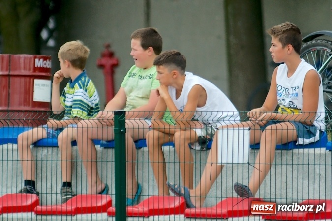 Zdjęcie w galerii na portalu naszraciborz.pl: Młodziki: Skromna wygrana Tworkowa w inauguracji sezonu wiadomości z regionu