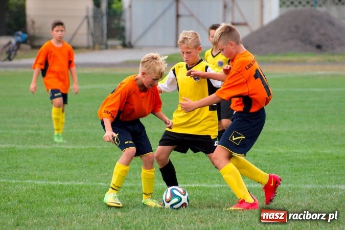 Zdjęcie w galerii na portalu naszraciborz.pl: Młodziki: Skromna wygrana Tworkowa w inauguracji sezonu wiadomości z regionu