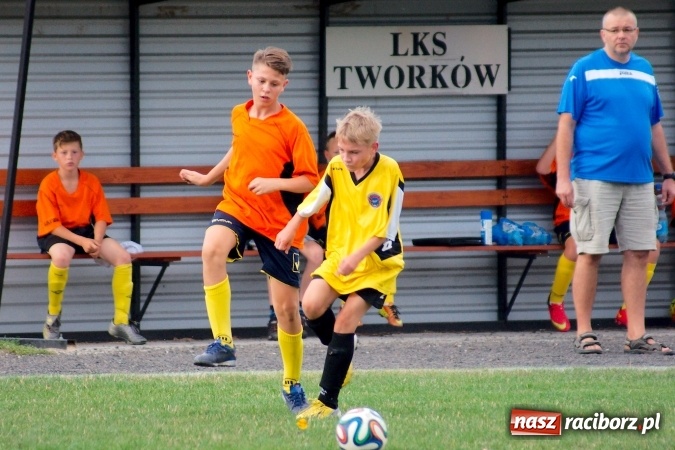 Zdjęcie w galerii na portalu naszraciborz.pl: Młodziki: Skromna wygrana Tworkowa w inauguracji sezonu wiadomości z regionu