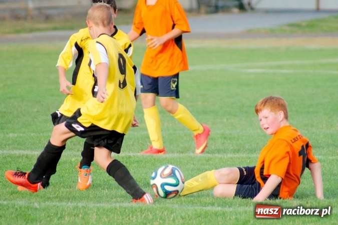 Zdjęcie w galerii na portalu naszraciborz.pl: Młodziki: Skromna wygrana Tworkowa w inauguracji sezonu wiadomości z regionu