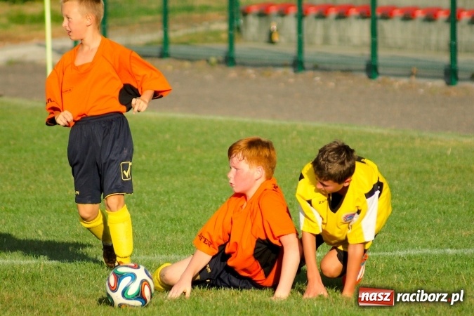 Zdjęcie w galerii na portalu naszraciborz.pl: Młodziki: Skromna wygrana Tworkowa w inauguracji sezonu wiadomości z regionu