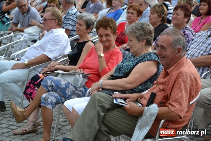 Zdjęcie w galerii na portalu naszraciborz.pl: Trzej tenorzy zaśpiewali na Zamku Piastowskim wiadomości z regionu