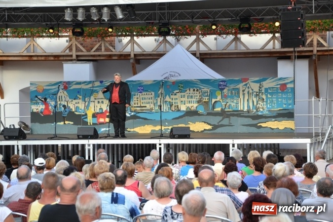 Zdjęcie w galerii na portalu naszraciborz.pl: Trzej tenorzy zaśpiewali na Zamku Piastowskim wiadomości z regionu