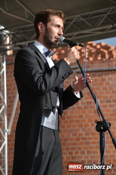 Zdjęcie w galerii na portalu naszraciborz.pl: Trzej tenorzy zaśpiewali na Zamku Piastowskim wiadomości z regionu