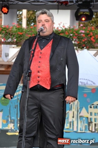 Zdjęcie w galerii na portalu naszraciborz.pl: Trzej tenorzy zaśpiewali na Zamku Piastowskim wiadomości z regionu