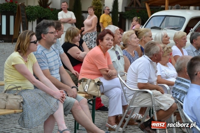 Zdjęcie w galerii na portalu naszraciborz.pl: Trzej tenorzy zaśpiewali na Zamku Piastowskim wiadomości z regionu