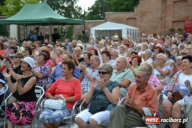Zdjęcie w galerii na portalu naszraciborz.pl: Trzej tenorzy zaśpiewali na Zamku Piastowskim wiadomości z regionu