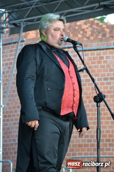 Zdjęcie w galerii na portalu naszraciborz.pl: Trzej tenorzy zaśpiewali na Zamku Piastowskim wiadomości z regionu