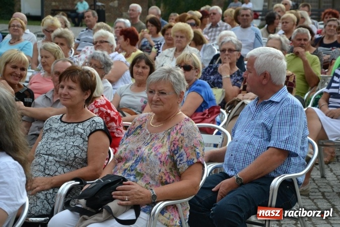Zdjęcie w galerii na portalu naszraciborz.pl: Trzej tenorzy zaśpiewali na Zamku Piastowskim wiadomości z regionu