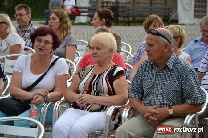 Zdjęcie w galerii na portalu naszraciborz.pl: Trzej tenorzy zaśpiewali na Zamku Piastowskim wiadomości z regionu