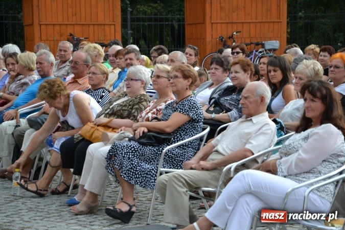 Zdjęcie w galerii na portalu naszraciborz.pl: Trzej tenorzy zaśpiewali na Zamku Piastowskim wiadomości z regionu