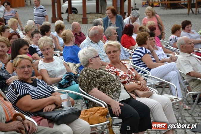 Zdjęcie w galerii na portalu naszraciborz.pl: Trzej tenorzy zaśpiewali na Zamku Piastowskim wiadomości z regionu