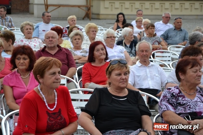 Zdjęcie w galerii na portalu naszraciborz.pl: Trzej tenorzy zaśpiewali na Zamku Piastowskim wiadomości z regionu
