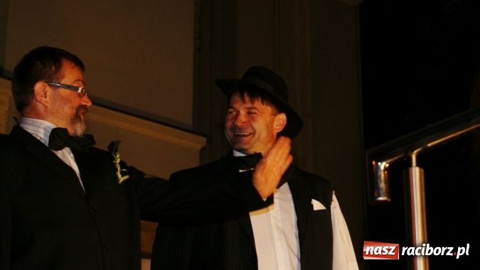 Zdjęcie w galerii na portalu naszraciborz.pl: Na pełnym morzu, czyli Mrożek na schodach wiadomości z regionu