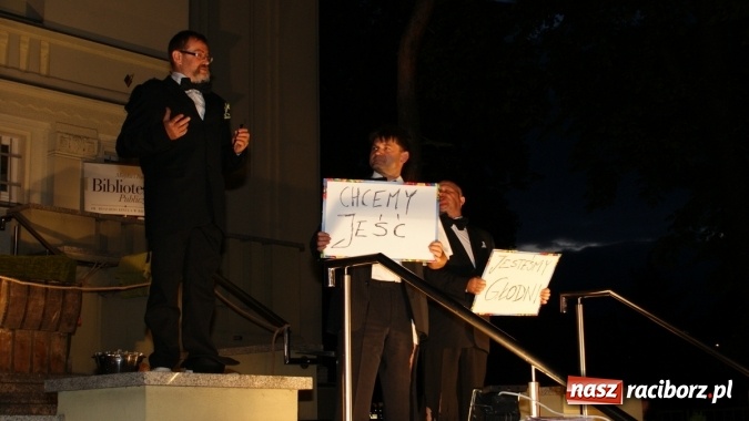 Zdjęcie w galerii na portalu naszraciborz.pl: Na pełnym morzu, czyli Mrożek na schodach wiadomości z regionu