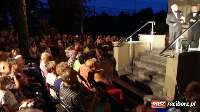 Zdjęcie w galerii na portalu naszraciborz.pl: Na pełnym morzu, czyli Mrożek na schodach wiadomości z regionu
