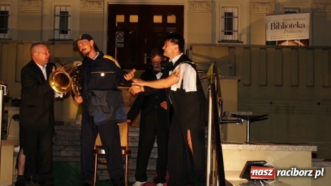 Zdjęcie w galerii na portalu naszraciborz.pl: Na pełnym morzu, czyli Mrożek na schodach wiadomości z regionu