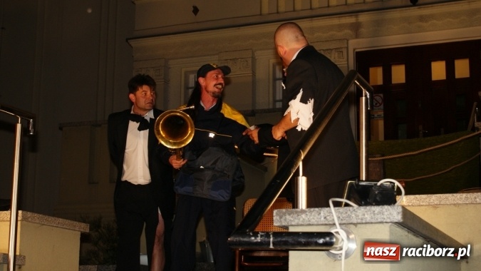 Zdjęcie w galerii na portalu naszraciborz.pl: Na pełnym morzu, czyli Mrożek na schodach wiadomości z regionu