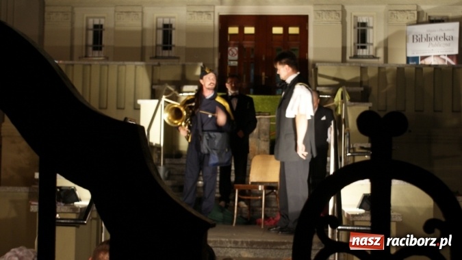 Zdjęcie w galerii na portalu naszraciborz.pl: Na pełnym morzu, czyli Mrożek na schodach wiadomości z regionu