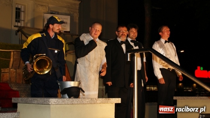 Zdjęcie w galerii na portalu naszraciborz.pl: Na pełnym morzu, czyli Mrożek na schodach wiadomości z regionu