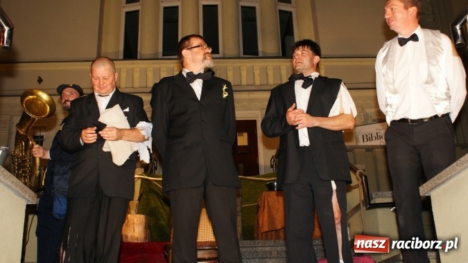 Zdjęcie w galerii na portalu naszraciborz.pl: Na pełnym morzu, czyli Mrożek na schodach wiadomości z regionu