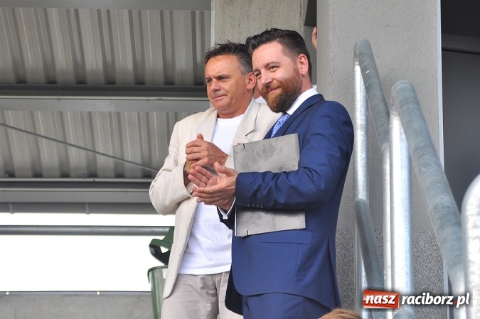 Zdjęcie w galerii na portalu naszraciborz.pl: W Kuźni Raciborskiej uroczyście otwarto nowy stadion wiadomości z regionu