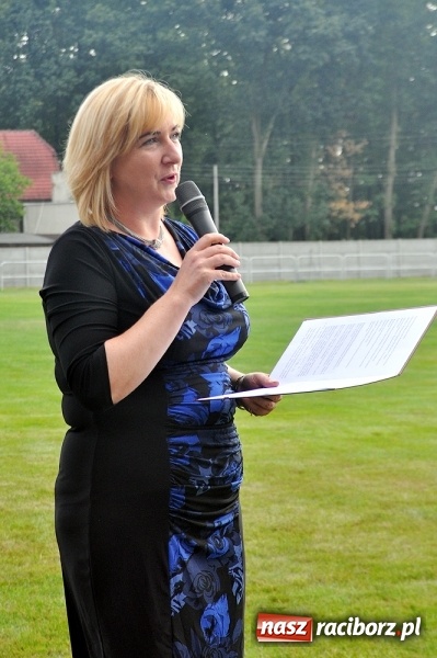 Zdjęcie w galerii na portalu naszraciborz.pl: W Kuźni Raciborskiej uroczyście otwarto nowy stadion wiadomości z regionu