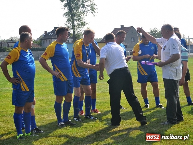 Zdjęcie w galerii na portalu naszraciborz.pl: W Kuźni Raciborskiej uroczyście otwarto nowy stadion wiadomości z regionu