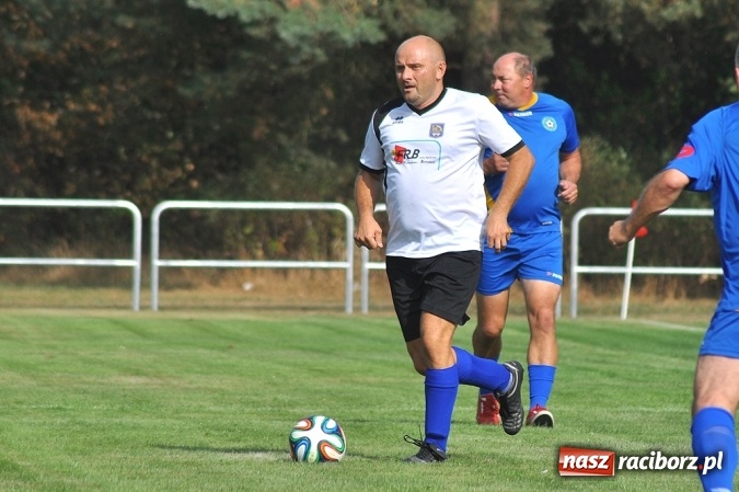 Zdjęcie w galerii na portalu naszraciborz.pl: W Kuźni Raciborskiej uroczyście otwarto nowy stadion wiadomości z regionu