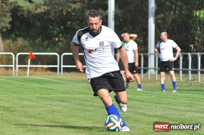 Zdjęcie w galerii na portalu naszraciborz.pl: W Kuźni Raciborskiej uroczyście otwarto nowy stadion wiadomości z regionu