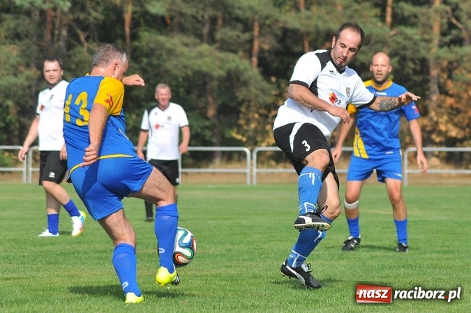 Zdjęcie w galerii na portalu naszraciborz.pl: W Kuźni Raciborskiej uroczyście otwarto nowy stadion wiadomości z regionu