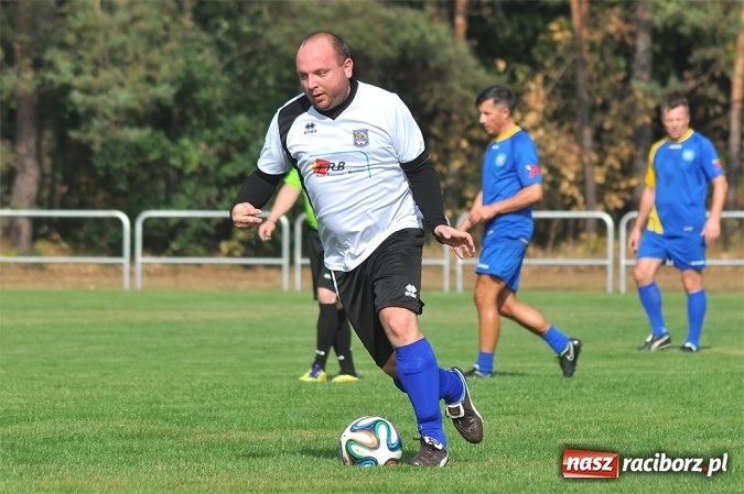 Zdjęcie w galerii na portalu naszraciborz.pl: W Kuźni Raciborskiej uroczyście otwarto nowy stadion wiadomości z regionu