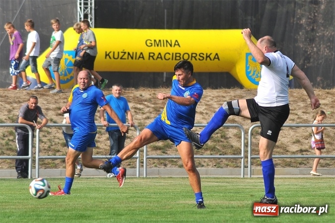 Zdjęcie w galerii na portalu naszraciborz.pl: W Kuźni Raciborskiej uroczyście otwarto nowy stadion wiadomości z regionu