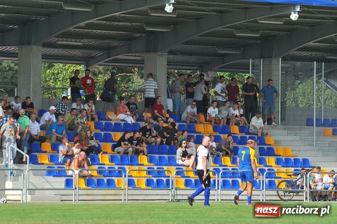 Zdjęcie w galerii na portalu naszraciborz.pl: W Kuźni Raciborskiej uroczyście otwarto nowy stadion wiadomości z regionu