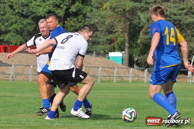 Zdjęcie w galerii na portalu naszraciborz.pl: W Kuźni Raciborskiej uroczyście otwarto nowy stadion wiadomości z regionu