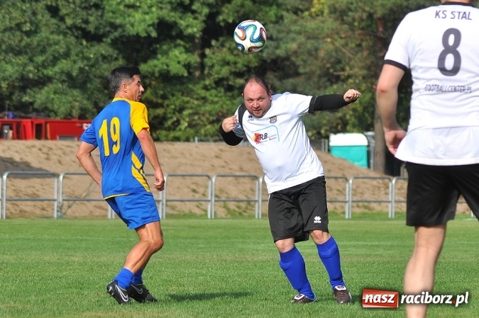 Zdjęcie w galerii na portalu naszraciborz.pl: W Kuźni Raciborskiej uroczyście otwarto nowy stadion wiadomości z regionu