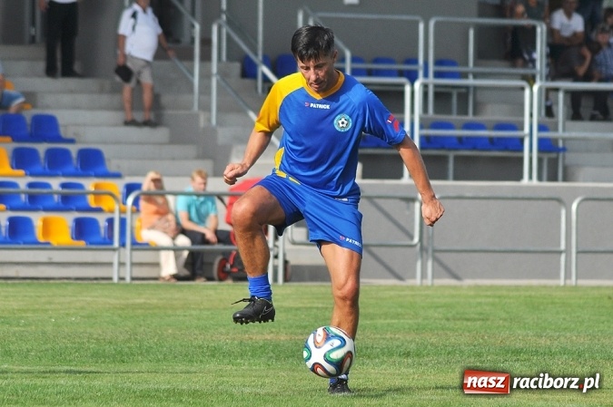 Zdjęcie w galerii na portalu naszraciborz.pl: W Kuźni Raciborskiej uroczyście otwarto nowy stadion wiadomości z regionu
