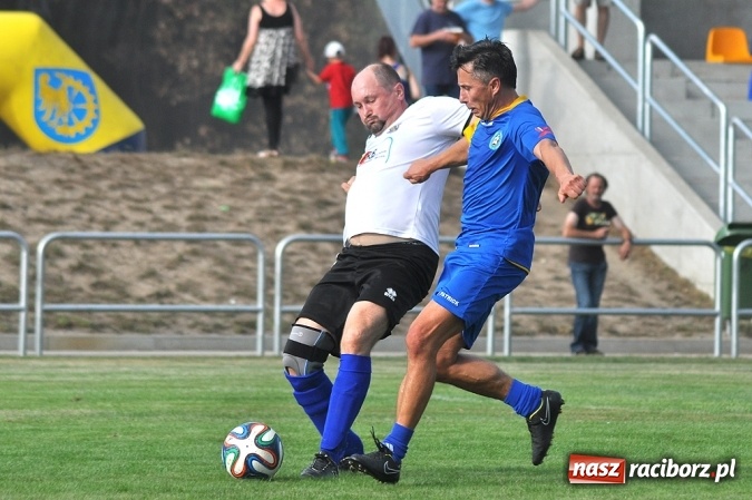 Zdjęcie w galerii na portalu naszraciborz.pl: W Kuźni Raciborskiej uroczyście otwarto nowy stadion wiadomości z regionu