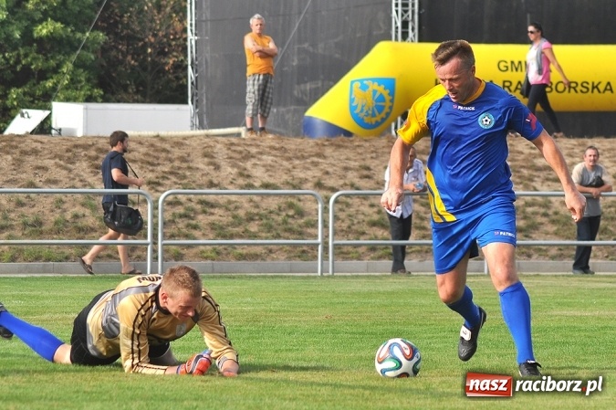 Zdjęcie w galerii na portalu naszraciborz.pl: W Kuźni Raciborskiej uroczyście otwarto nowy stadion wiadomości z regionu
