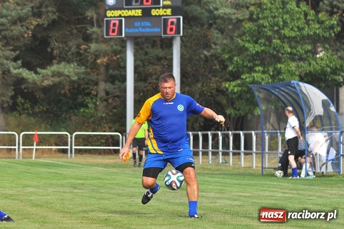 Zdjęcie w galerii na portalu naszraciborz.pl: W Kuźni Raciborskiej uroczyście otwarto nowy stadion wiadomości z regionu