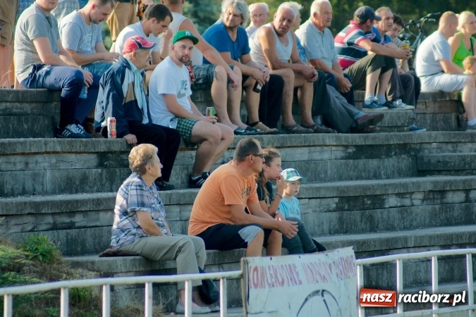 Zdjęcie w galerii na portalu naszraciborz.pl: Wielkie Derby Gminy: Pietrowice z Cyprzanowem na remis wiadomości z regionu